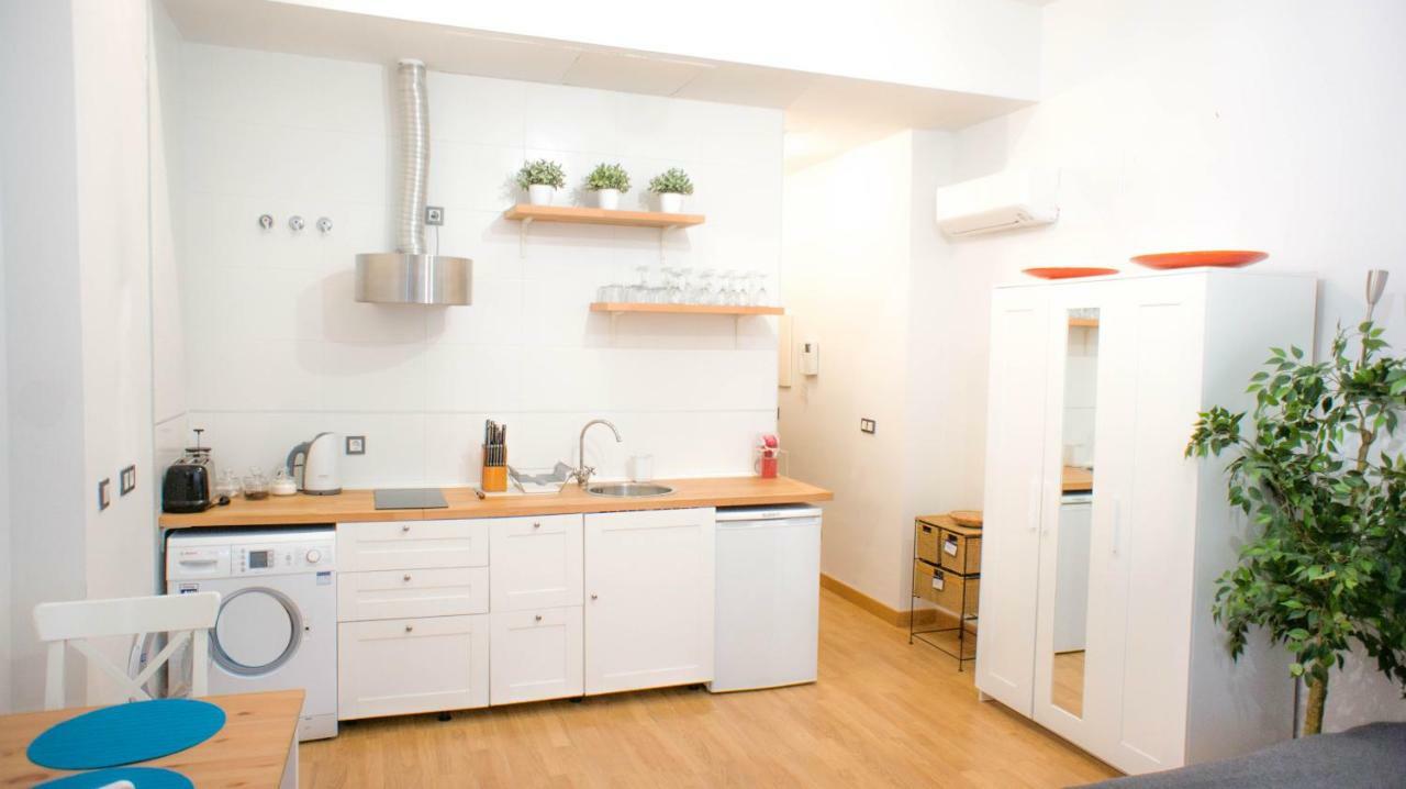 Pool And Garage Old Town Apartment มาลากา ภายนอก รูปภาพ